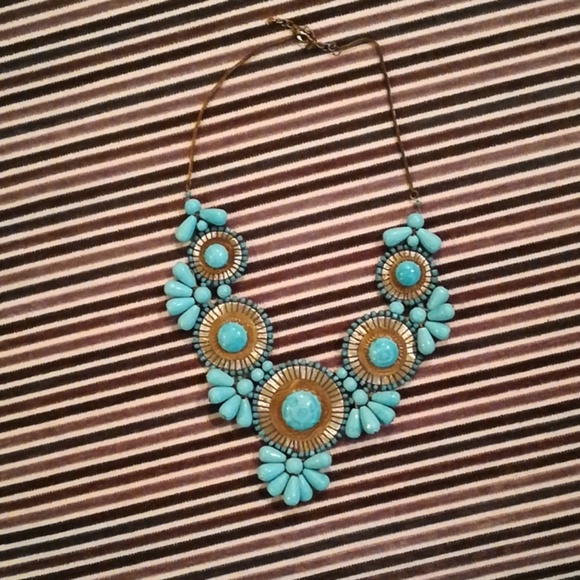 Faux turquoise statement necklace - Picture 2 of 6